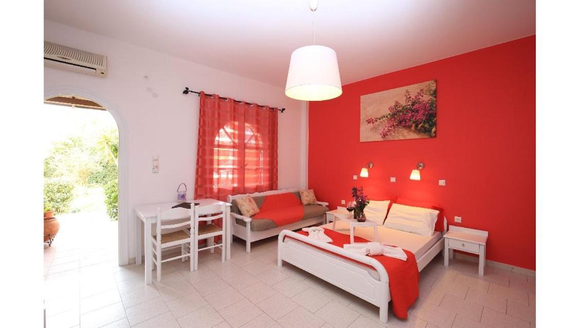 Athina Apartments 斯陶帕 外观 照片