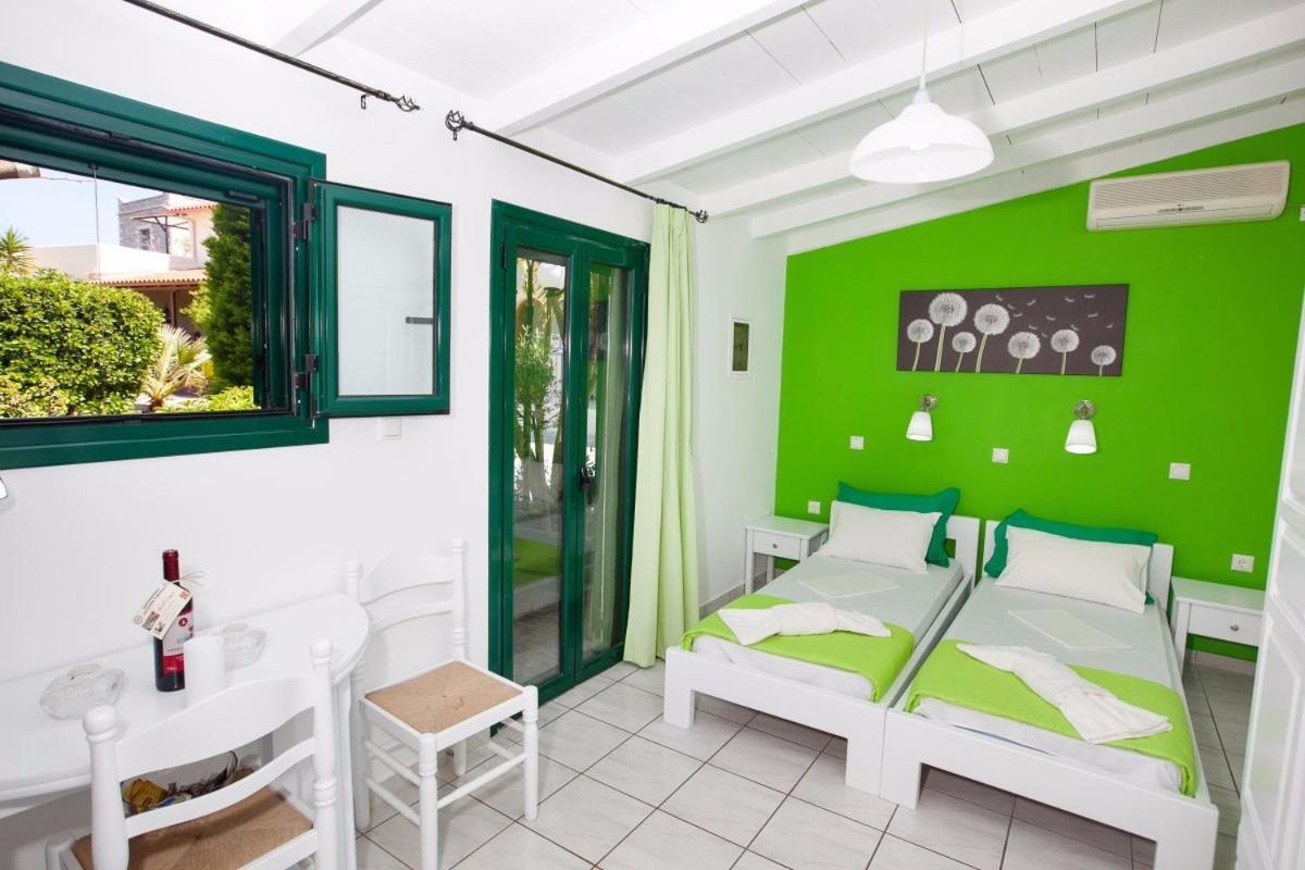 Athina Apartments 斯陶帕 外观 照片